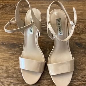 Steve Madden patten leather nude heels